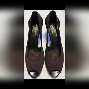 Donald J. Pliner Brown Heels Classic Elegance, BRAND  NEW